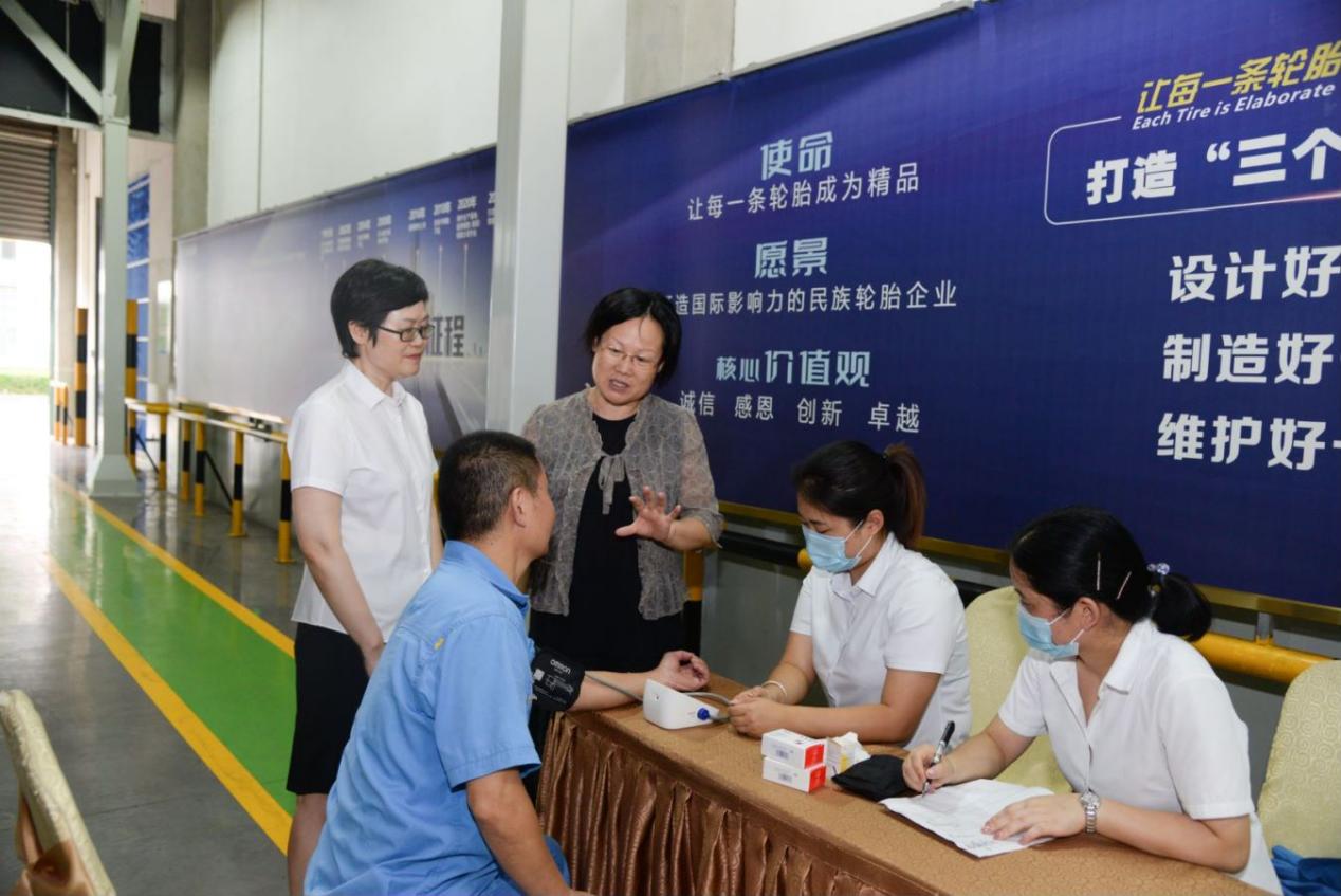 锡山区总工会慰问ag亚博科技|yabo sports|有限公司官网集团一线职工1
